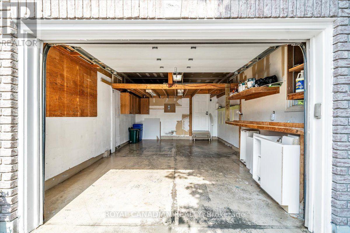 72 SHORT CRESCENT - 46