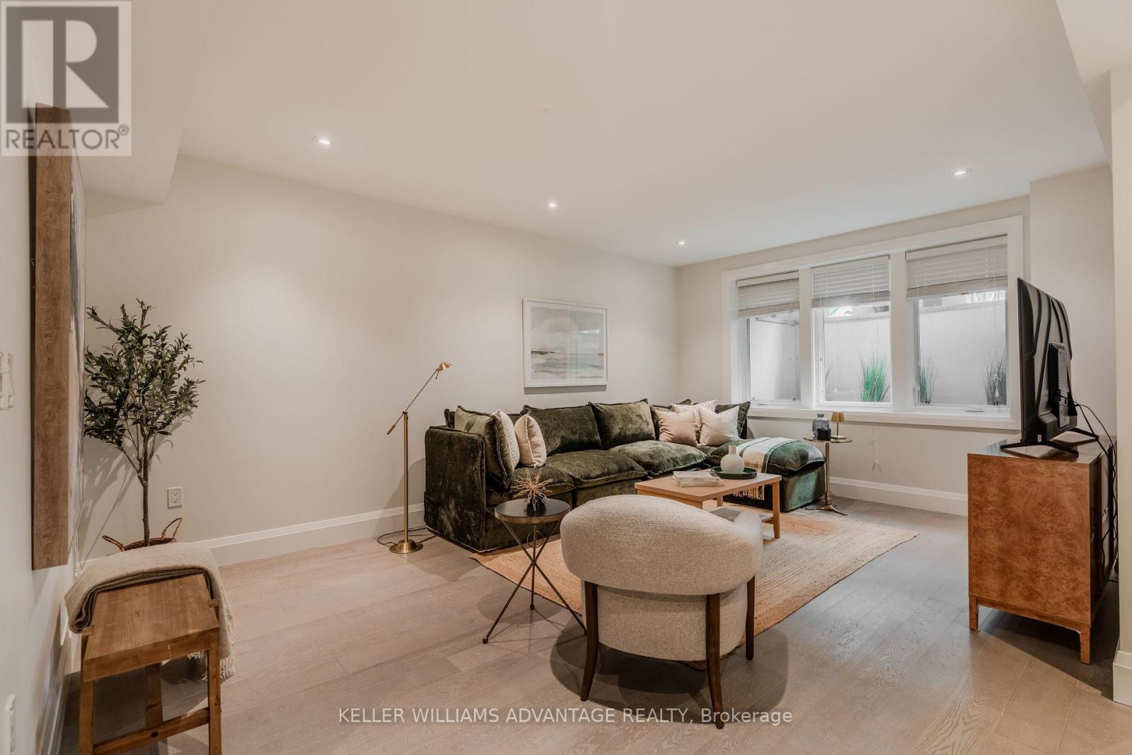 35 DUART PARK ROAD - 30