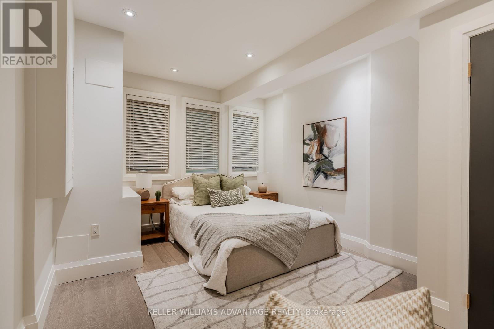 35 DUART PARK ROAD - 32
