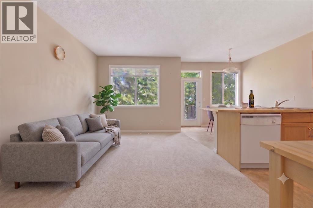 124 Everridge Gardens SW, Evergreen, Calgary photo 5