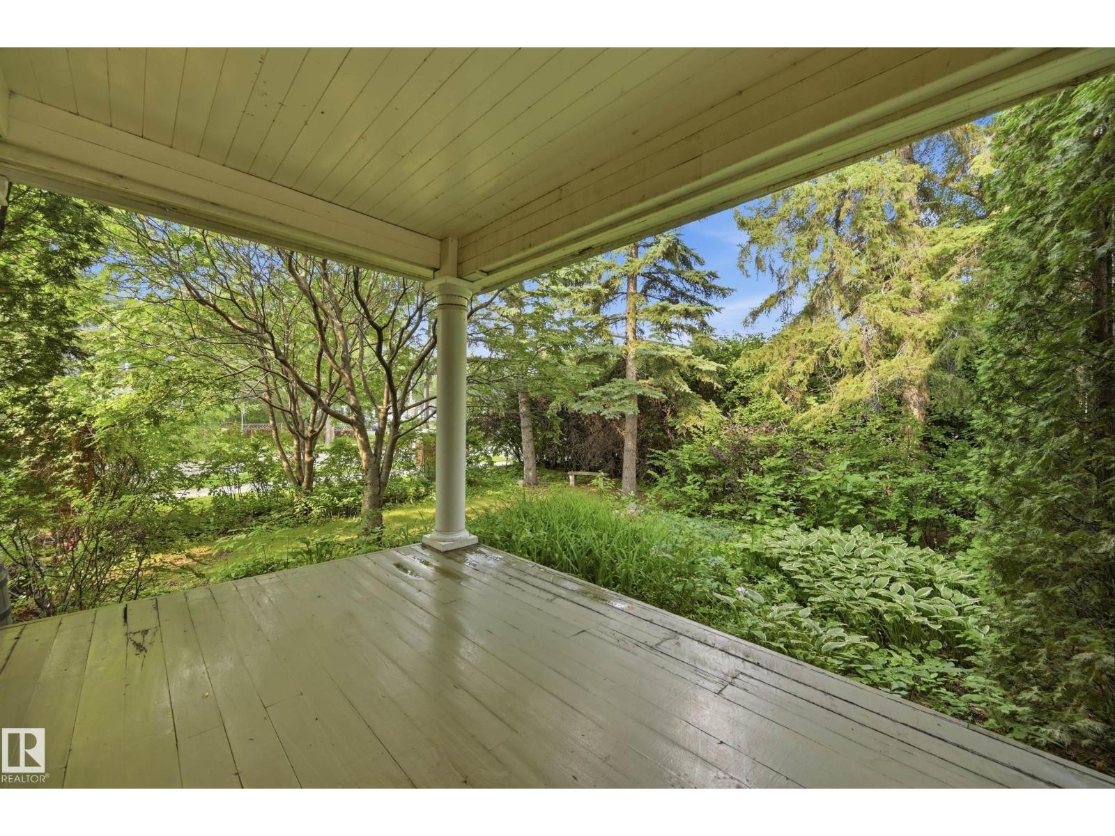 8520 104 ST NW - 11