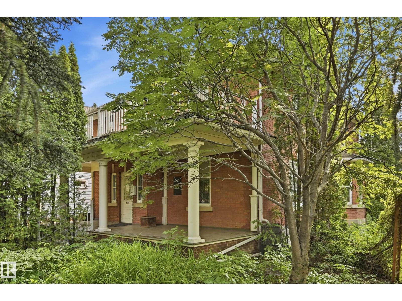 8520 104 ST NW - 14