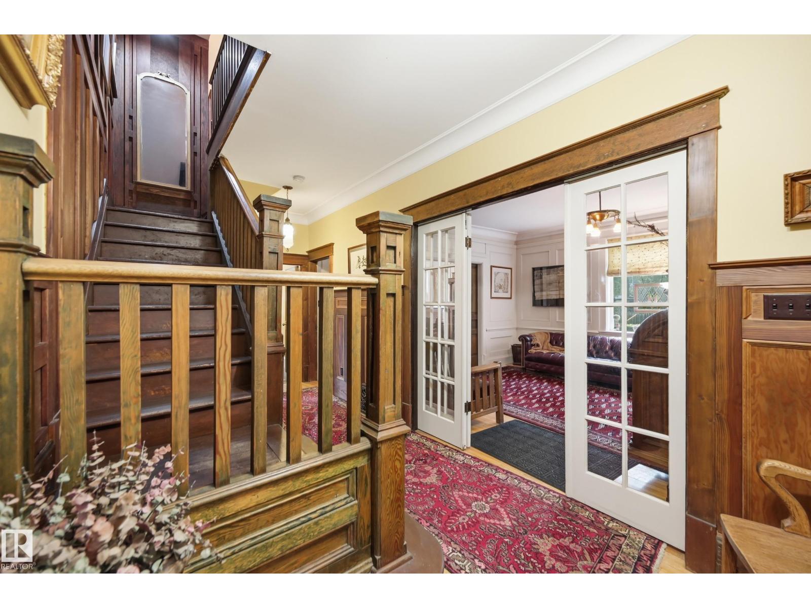 8520 104 ST NW - 25
