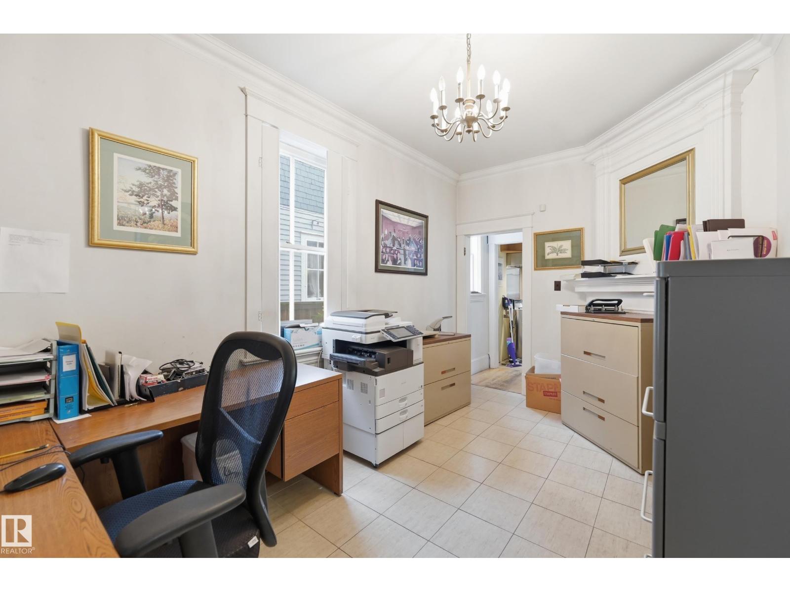 8520 104 ST NW - 30