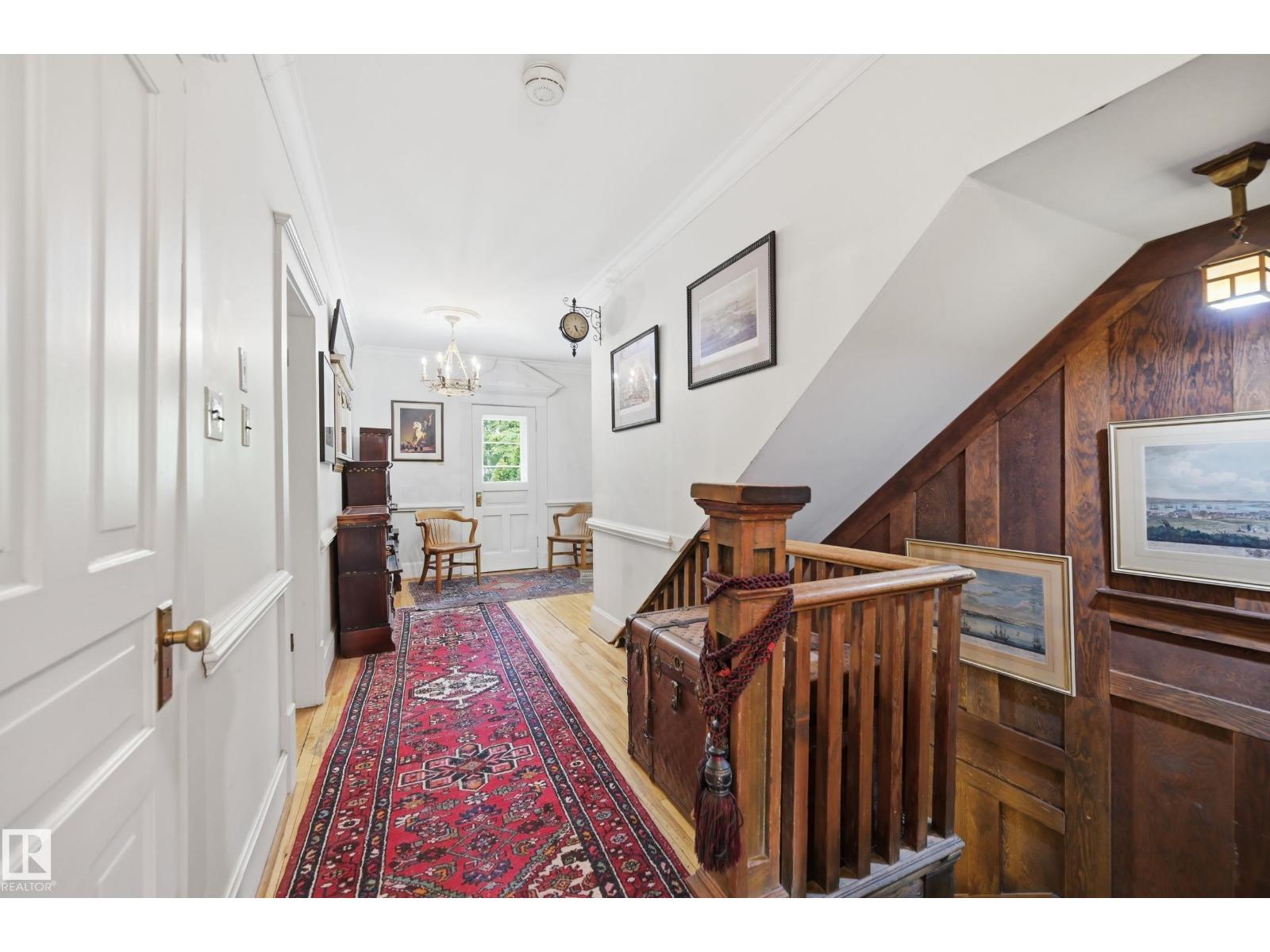 8520 104 ST NW - 37