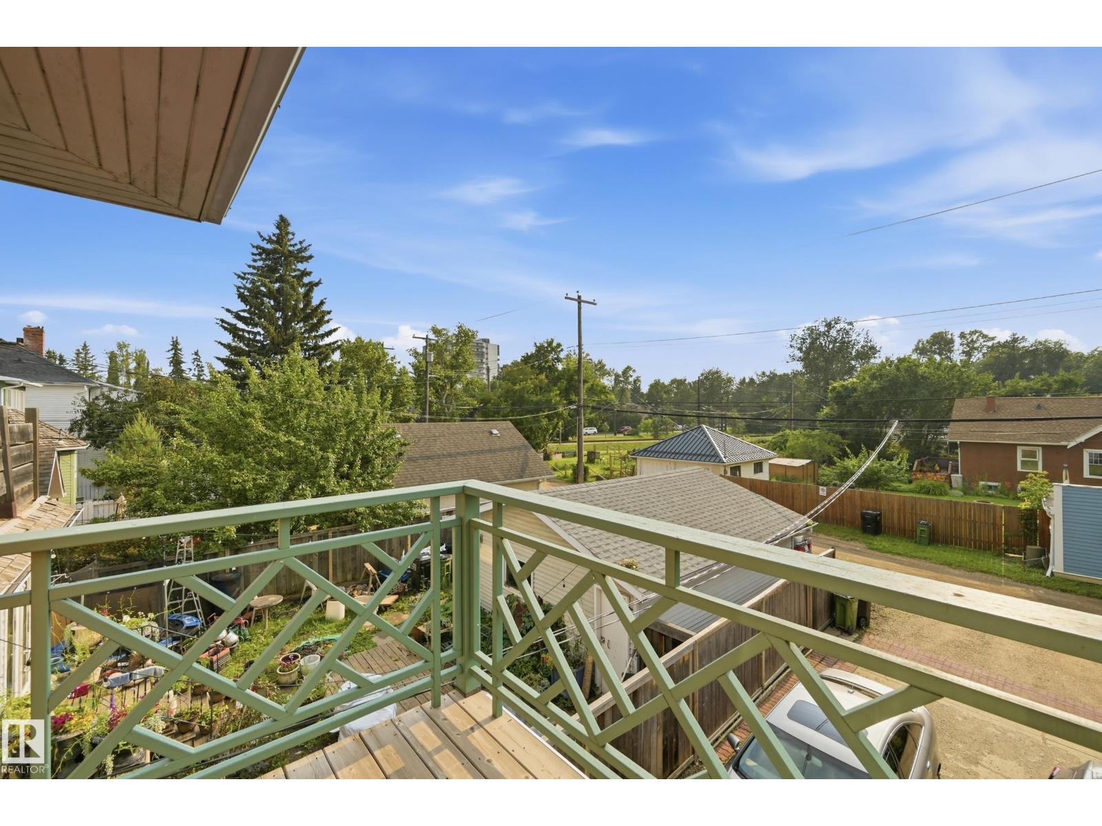 8520 104 ST NW - 41