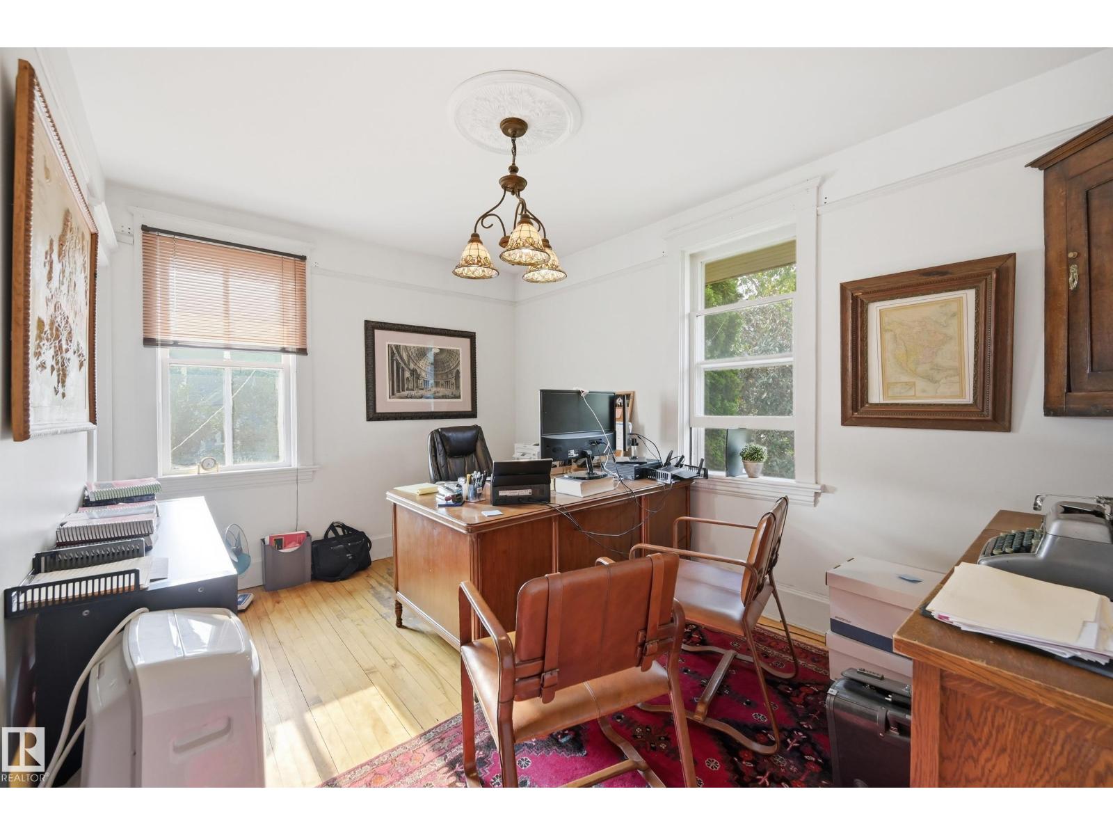 8520 104 ST NW - Image 43