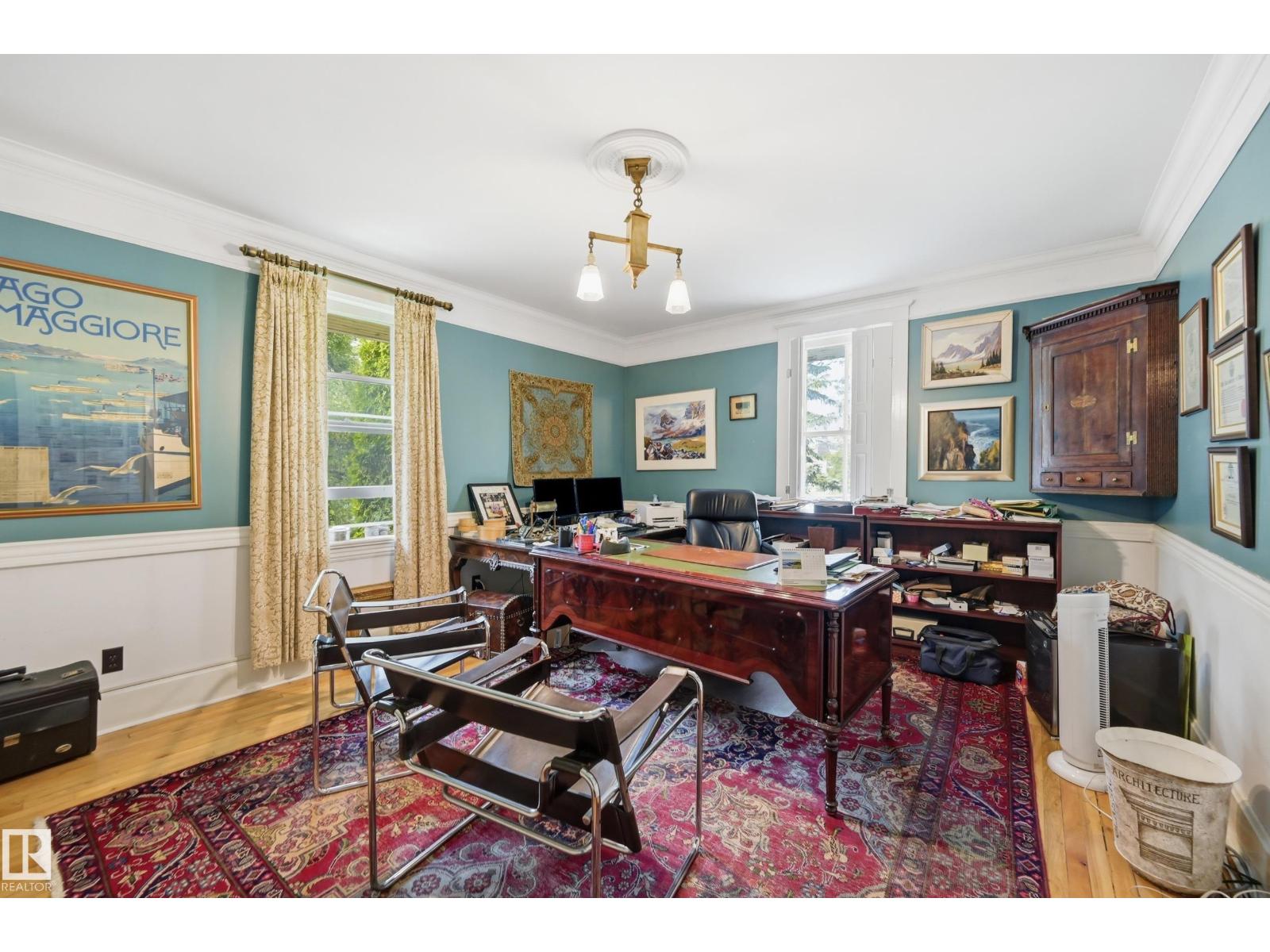 8520 104 ST NW - 47