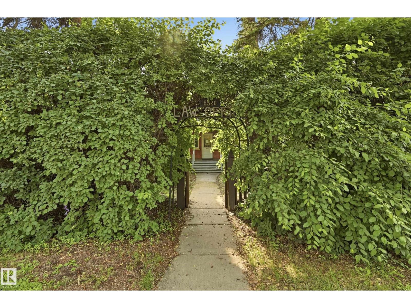 8520 104 ST NW - 6