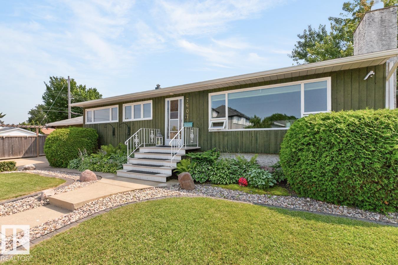 7607 75 AV NW - 2