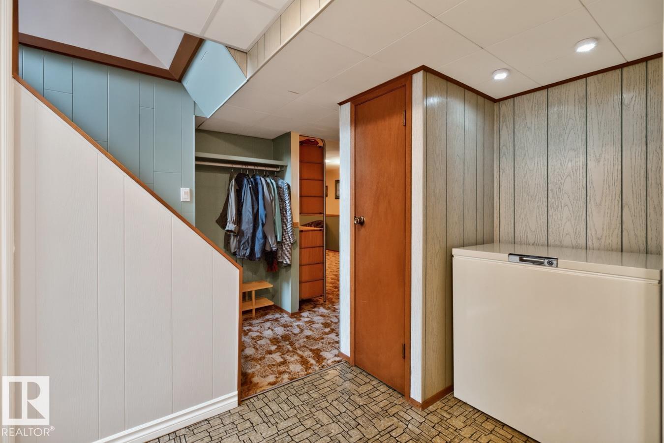 7607 75 AV NW - 24