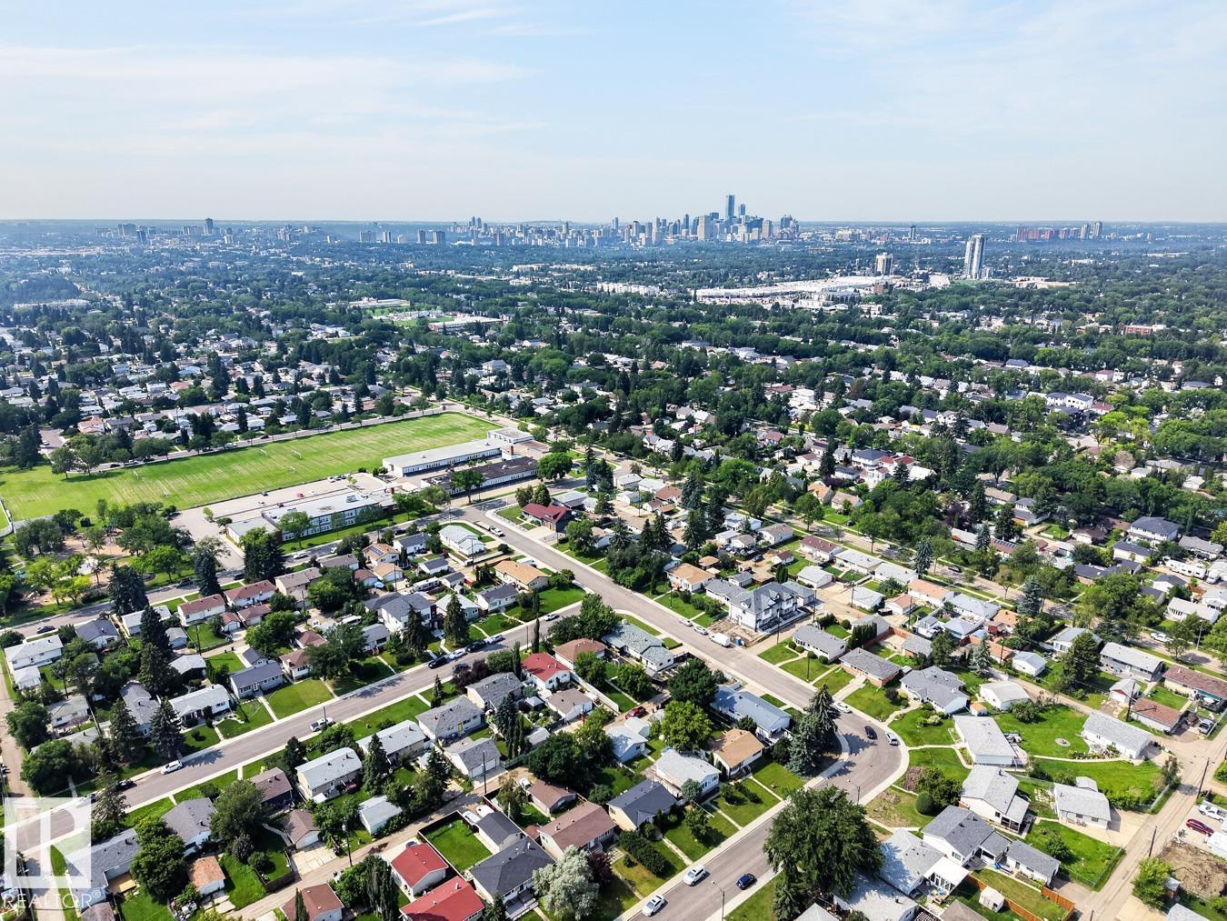 7607 75 AV NW - 51