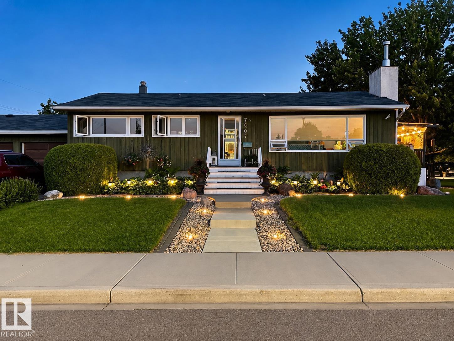 7607 75 AV NW - 54
