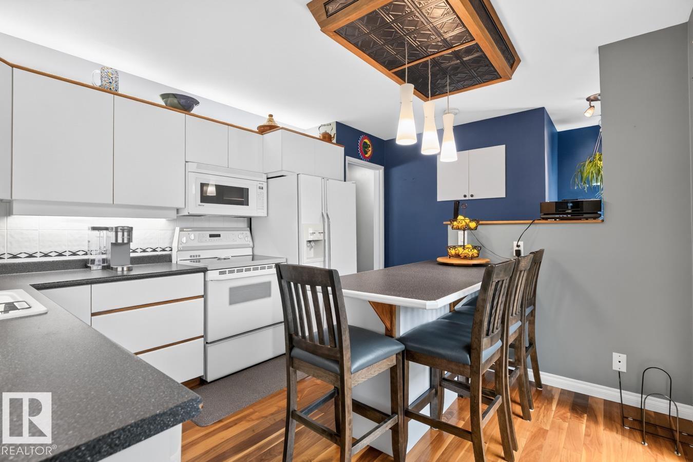 7607 75 AV NW - 9