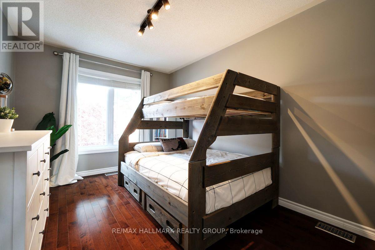 3 Bed, 3 Bath House for Sale in Ottawa – 6252 SABLEWOOD PLACE, Ottawa – MLS# X13599512 - Image 38