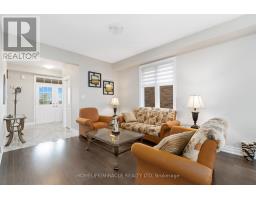 Eating area - 25 Pear Blossom Way, East Gwillimbury, ON L9N0T3 Photo 7