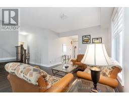 Bedroom 2 - 25 Pear Blossom Way, East Gwillimbury, ON L9N0T3 Photo 9