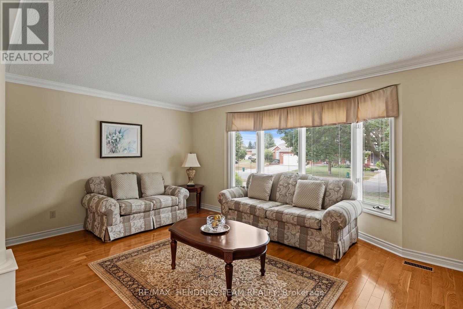 28 HERITAGE LANE - 10