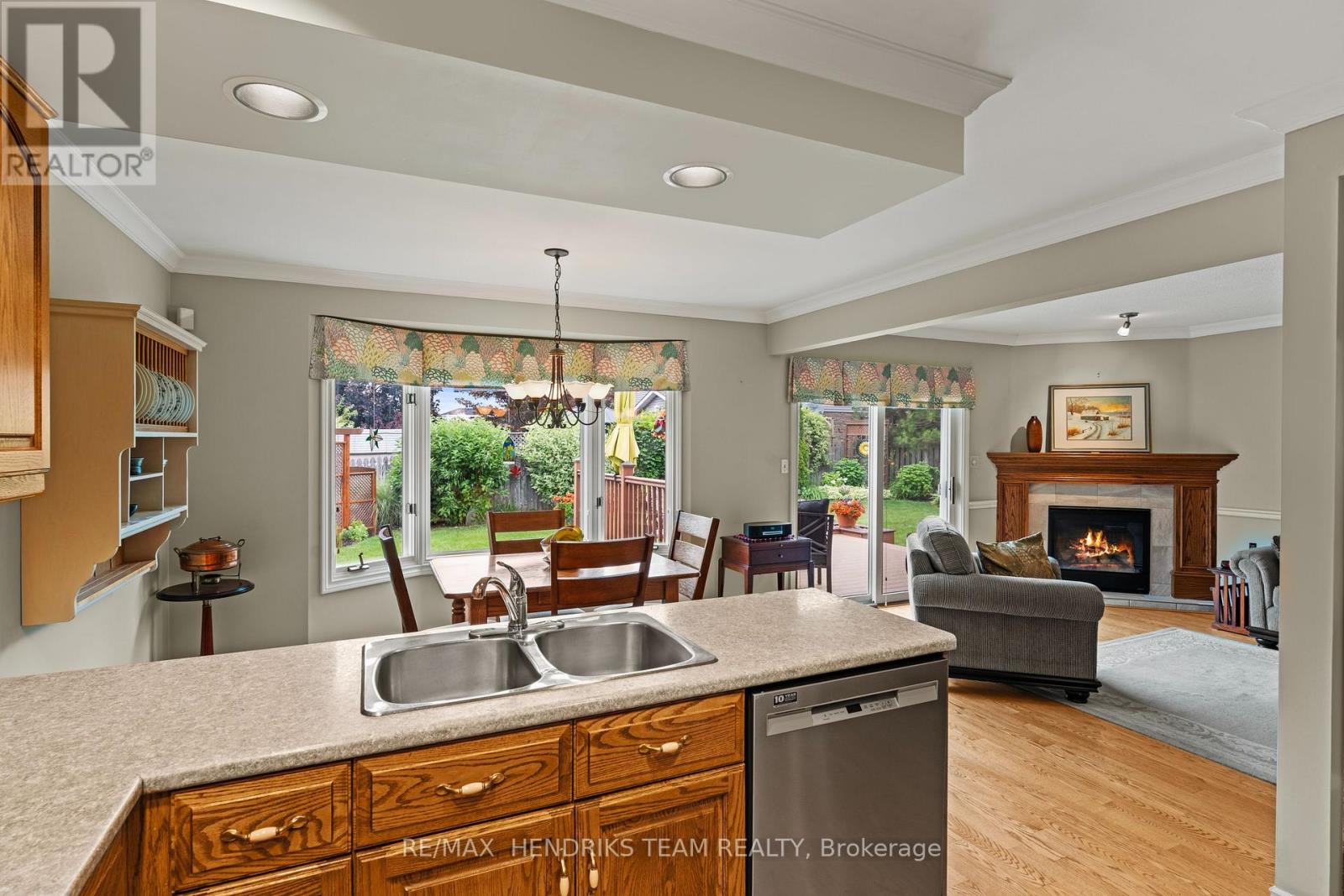 28 HERITAGE LANE - 14