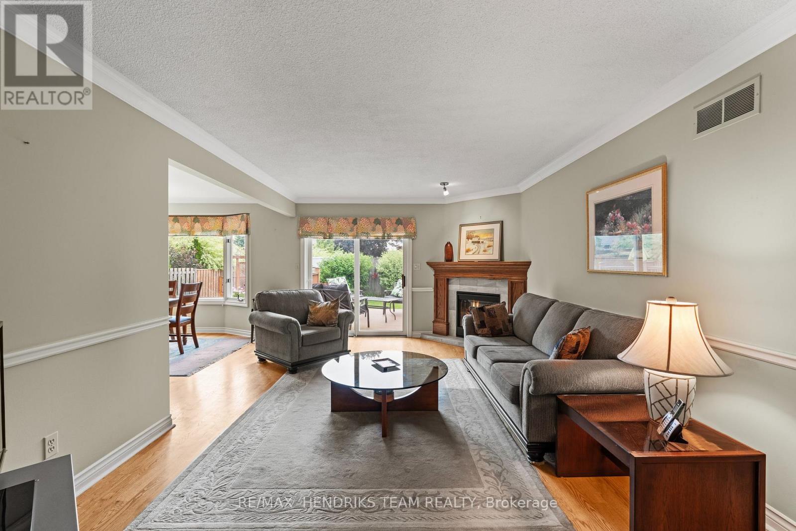 28 HERITAGE LANE - 17