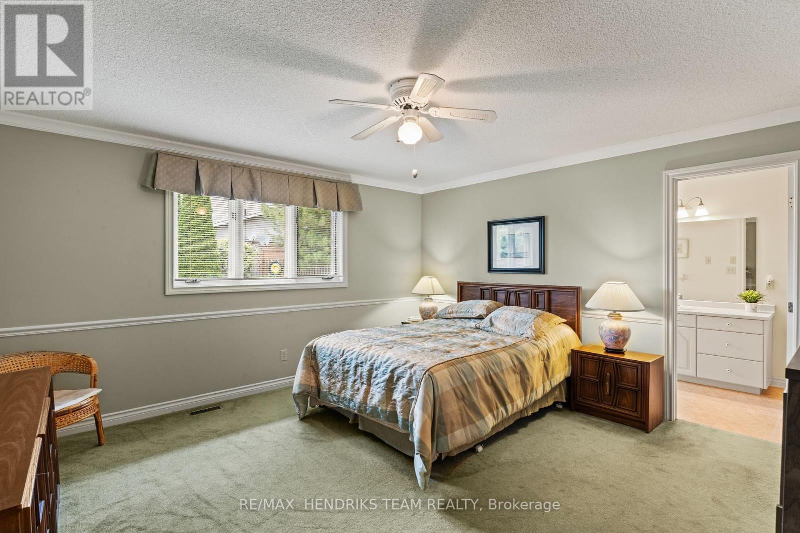 28 HERITAGE LANE - 18