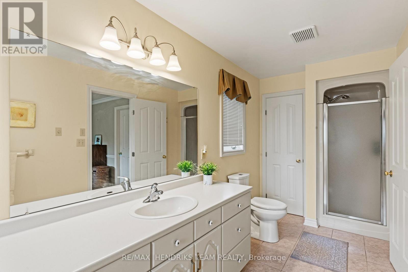 28 HERITAGE LANE - 21