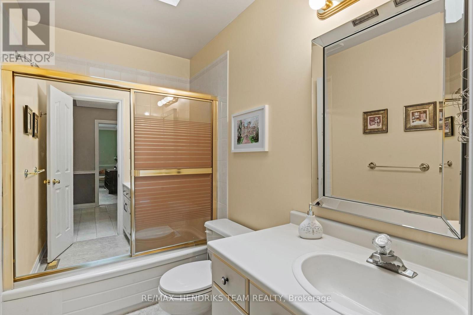 28 HERITAGE LANE - 23
