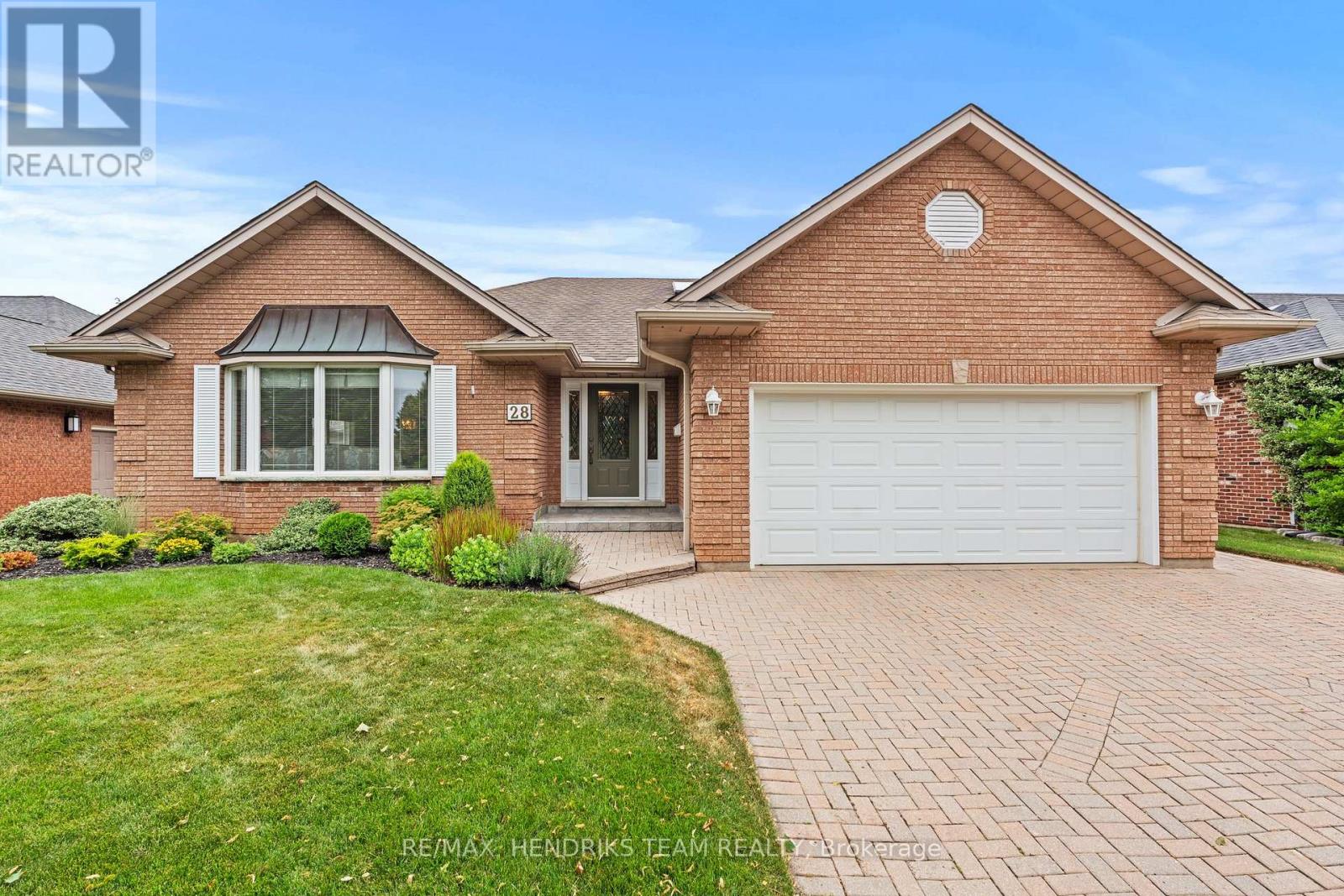 28 HERITAGE LANE - 3
