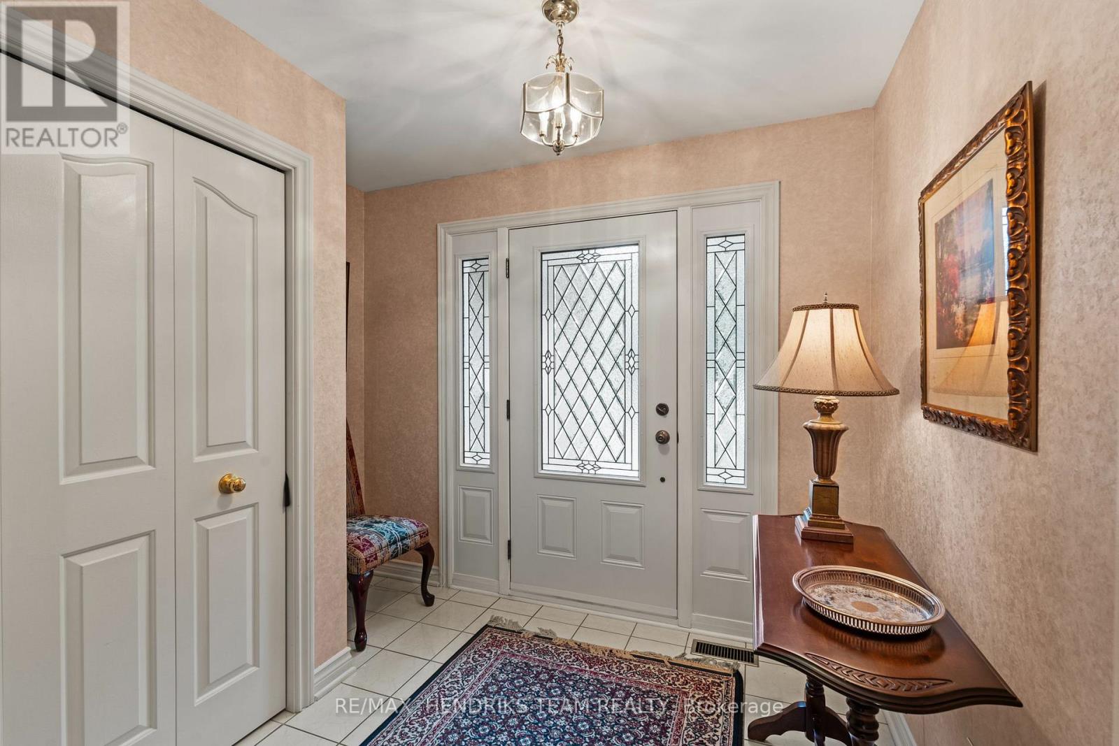 28 HERITAGE LANE - 5