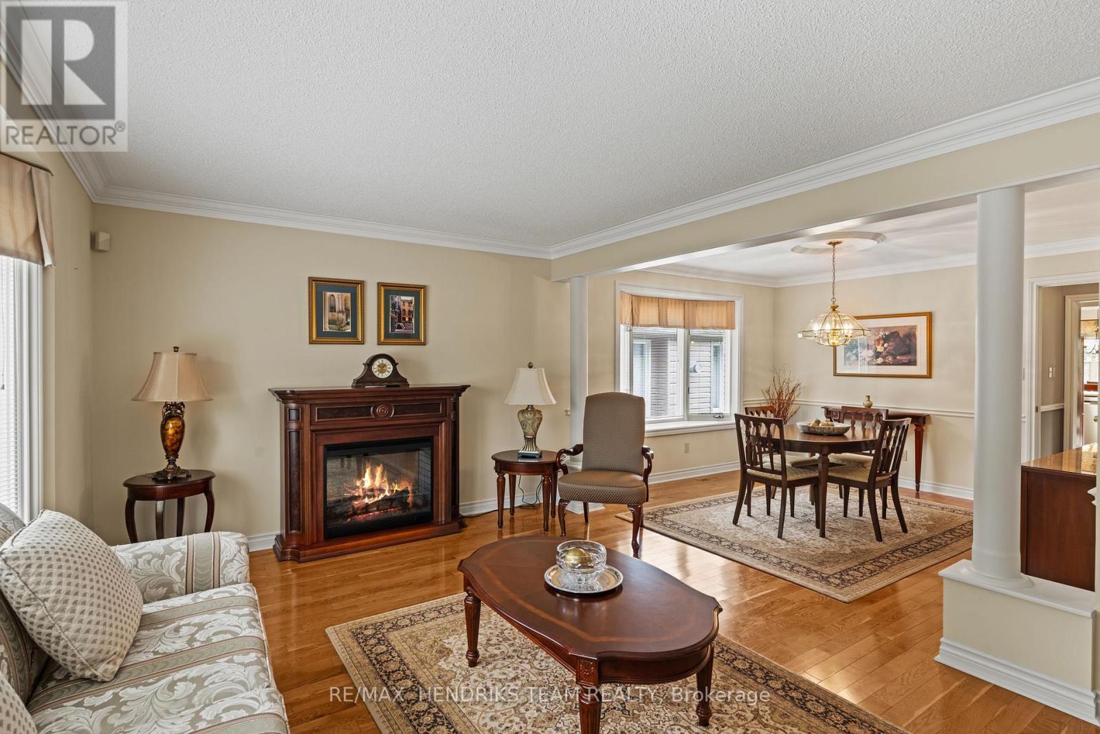 28 HERITAGE LANE - 8