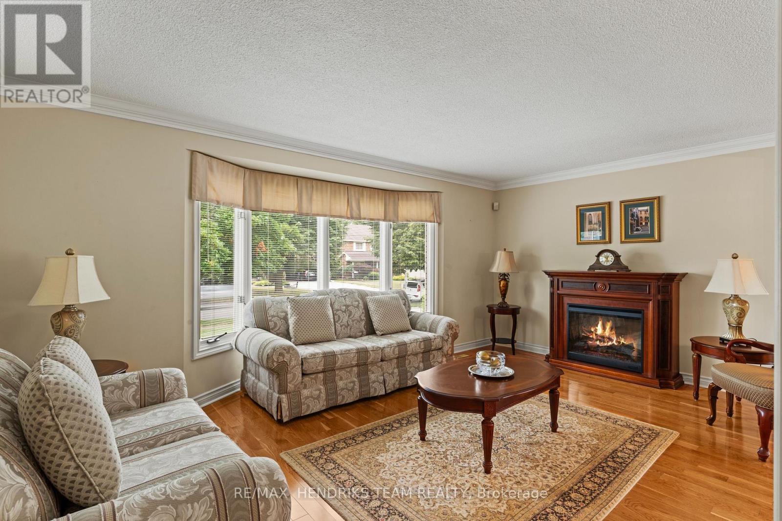 28 HERITAGE LANE - 9