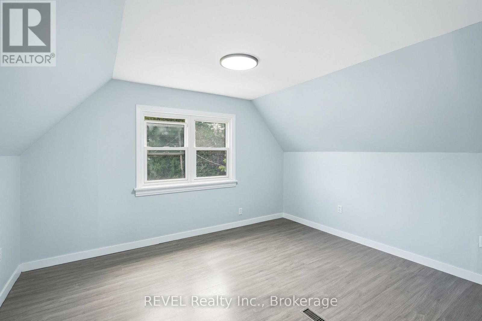 2 KENT STREET - 18