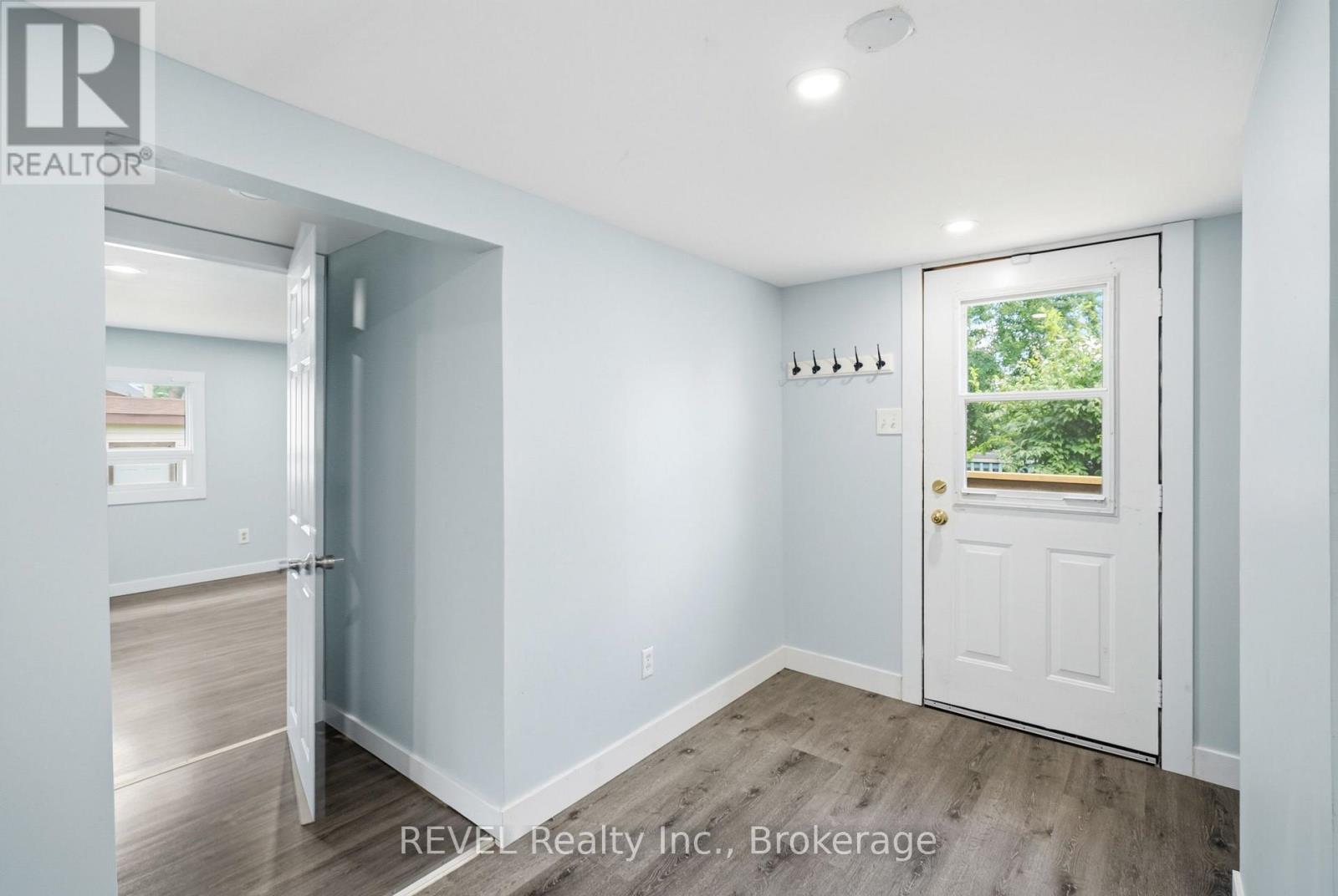 2 KENT STREET - 23
