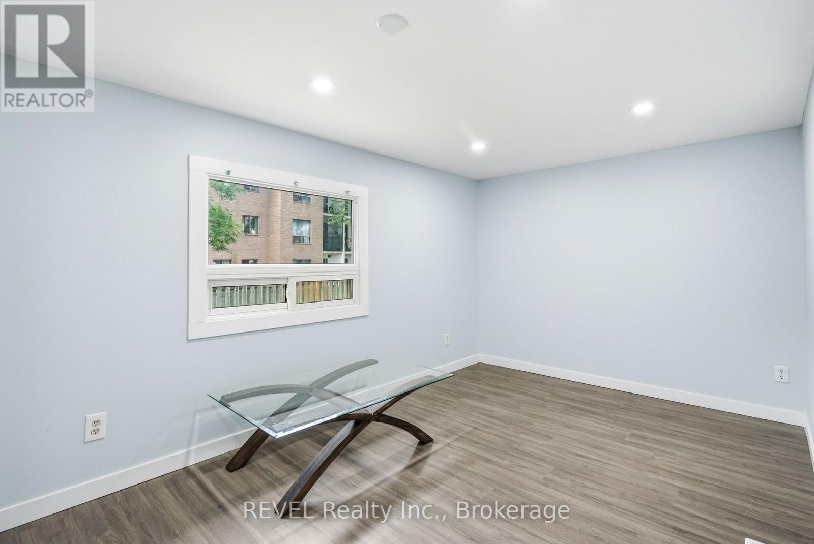2 KENT STREET - 26