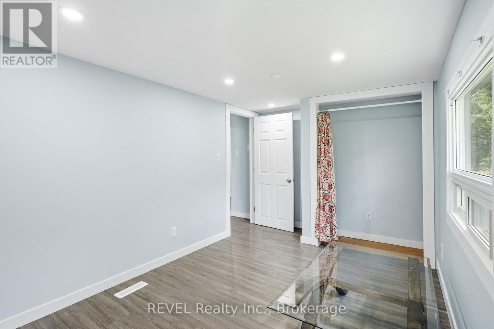 2 KENT STREET - 27