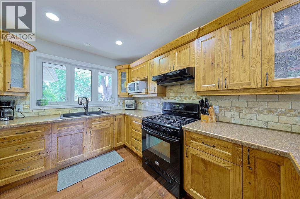 1023 London ROAD - 14