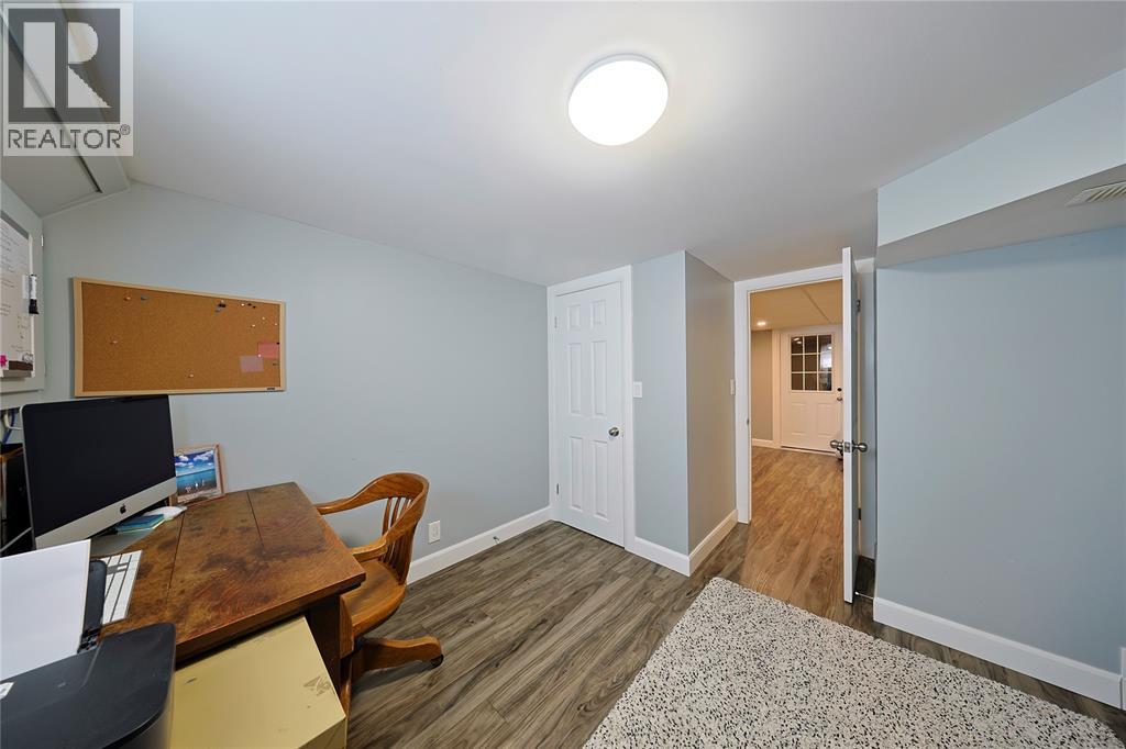 1023 London ROAD - 24