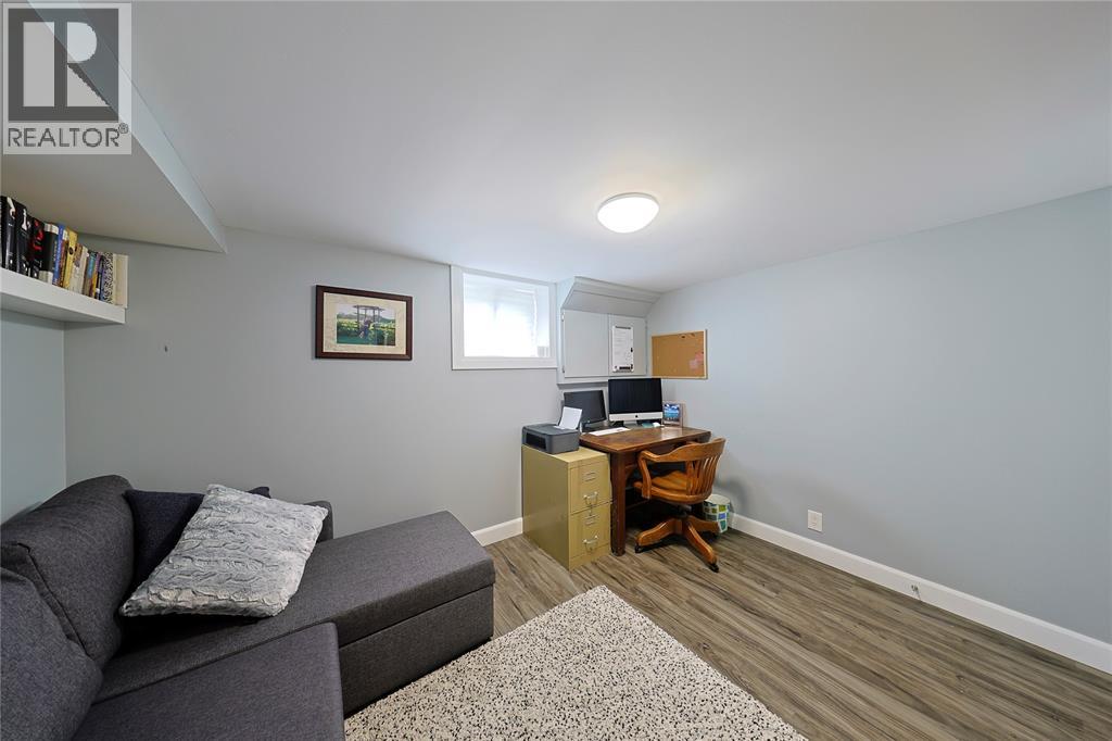 1023 London ROAD - 25