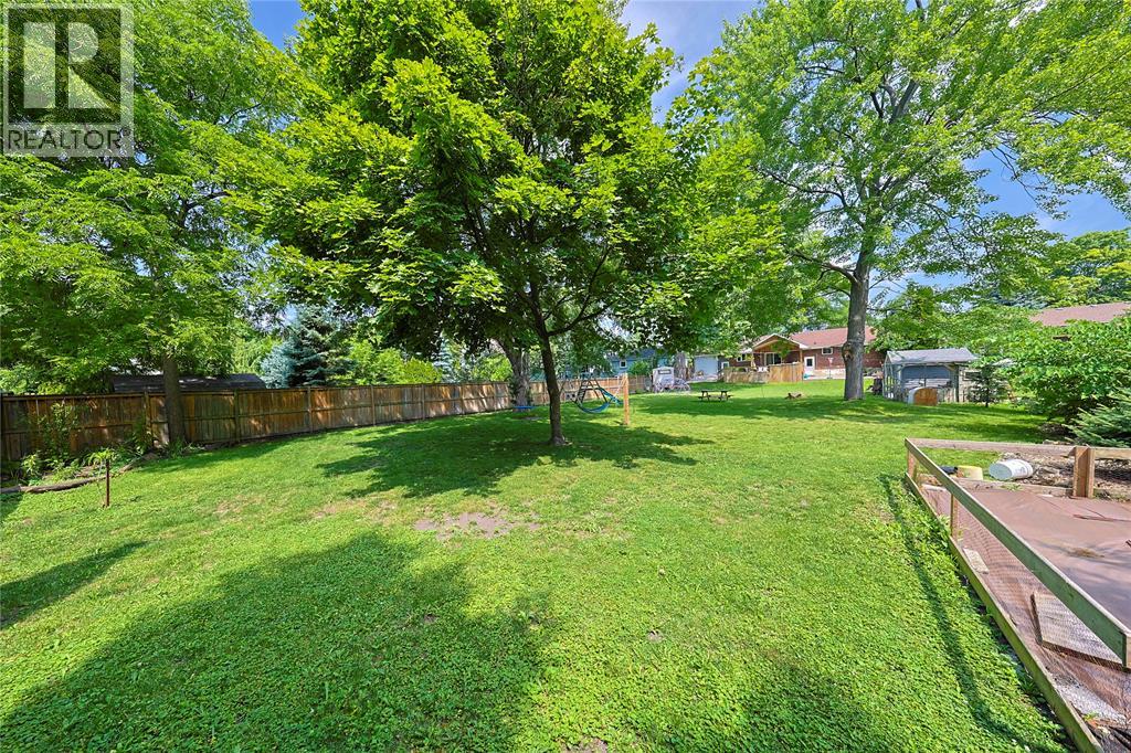 1023 London ROAD - 43