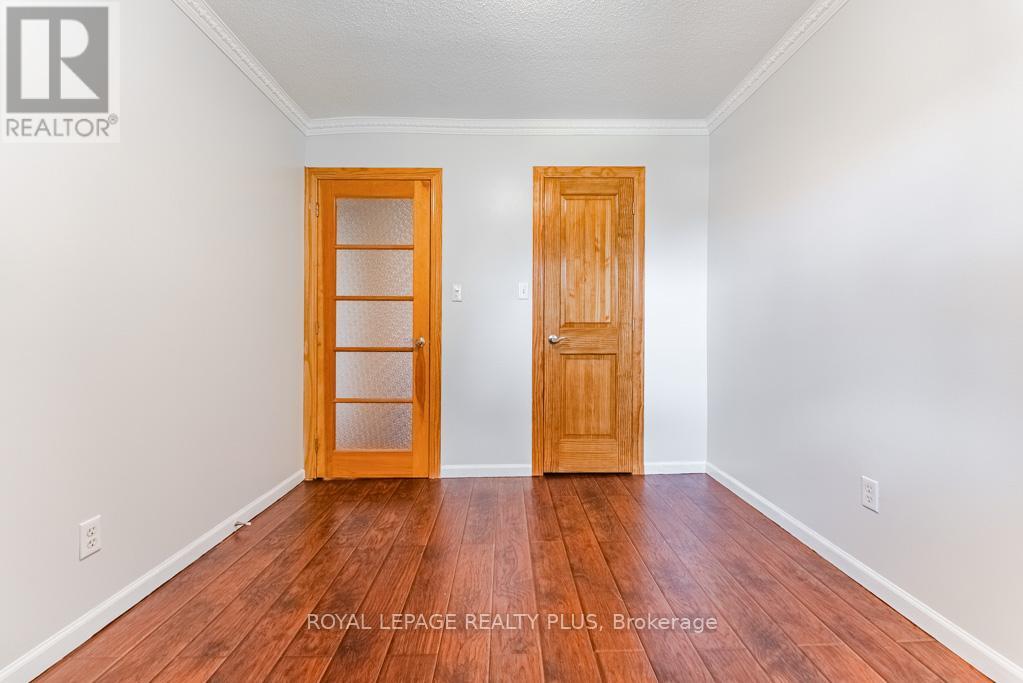 #161 2120 RATHBURN ROAD E - 22