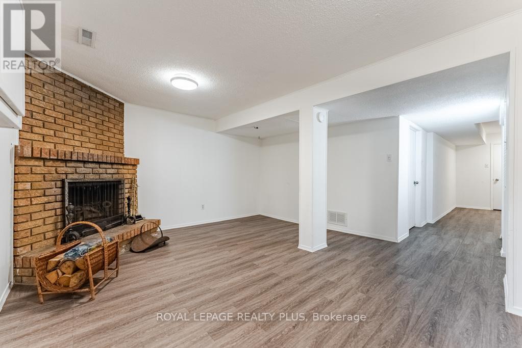 #161 2120 RATHBURN ROAD E - 30