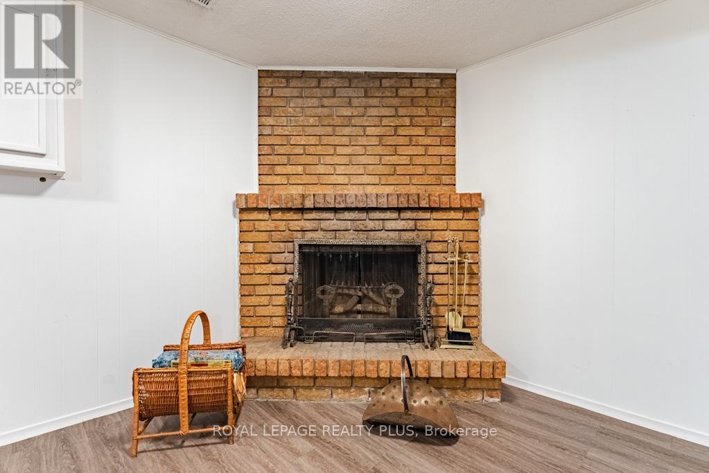 #161 2120 RATHBURN ROAD E - 31