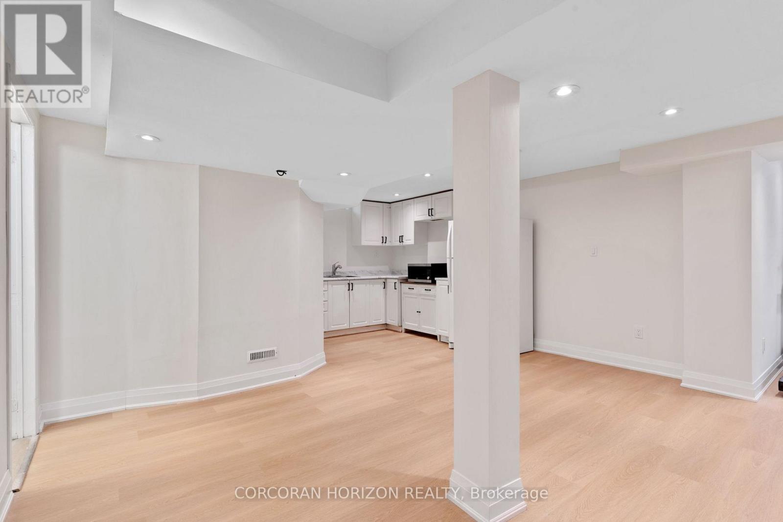 62 GLENVALLEY DRIVE - 42