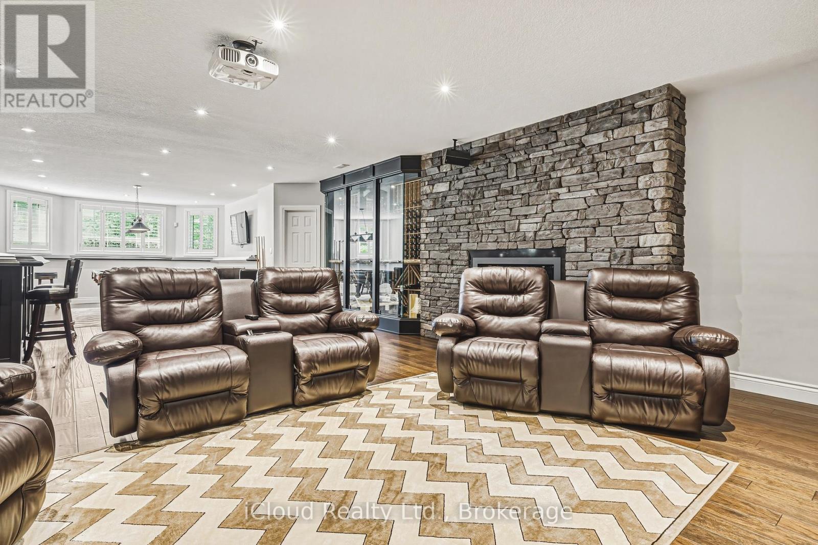 845 HIDDEN VALLEY ROAD - 31