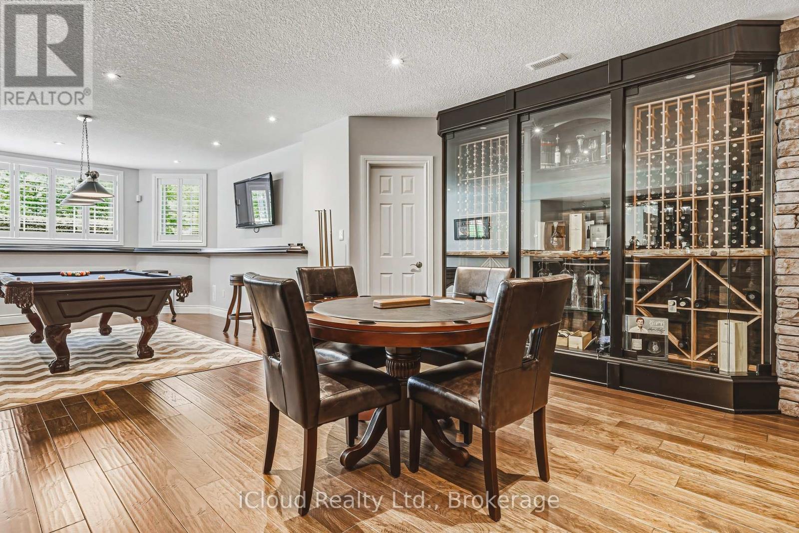 845 HIDDEN VALLEY ROAD - 33