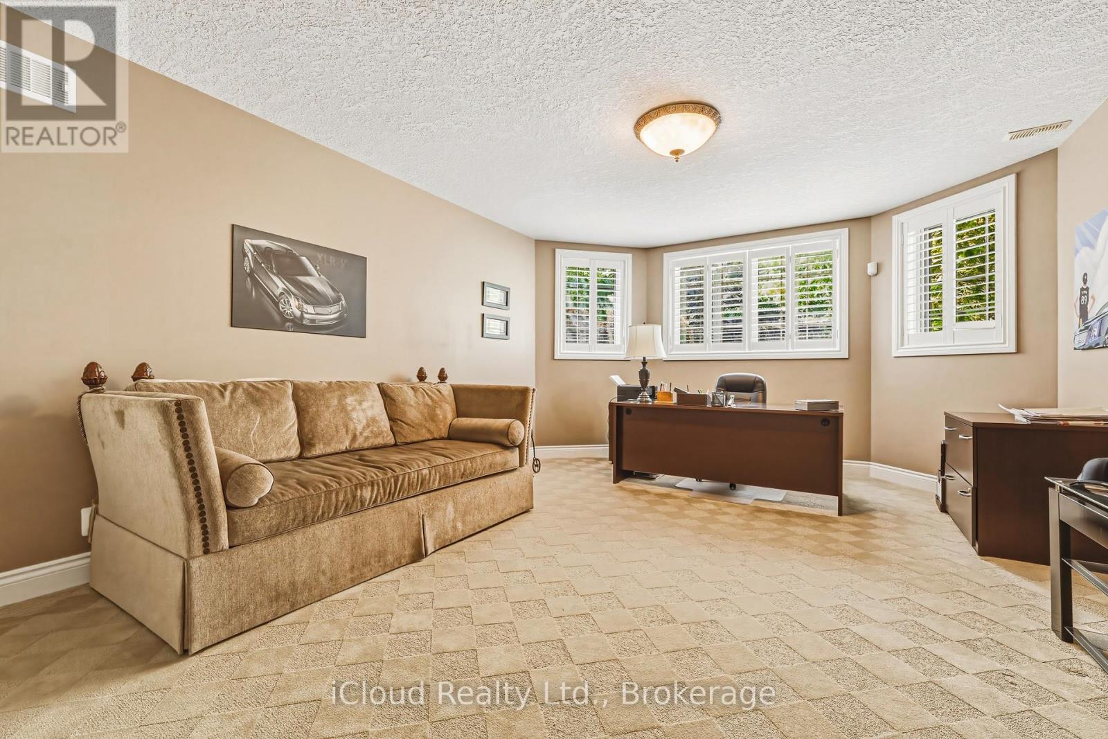 845 HIDDEN VALLEY ROAD - 37