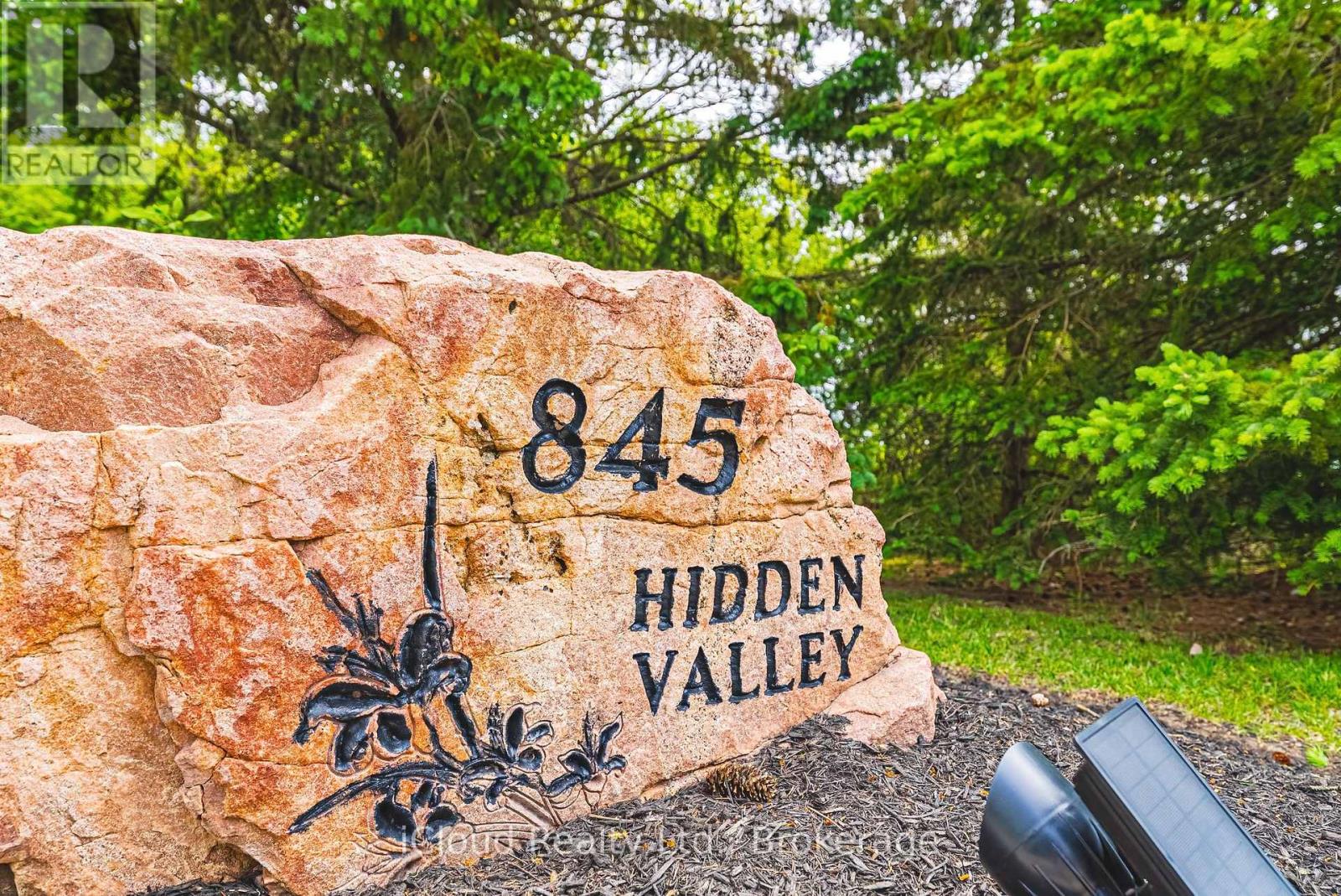 845 HIDDEN VALLEY ROAD - 46