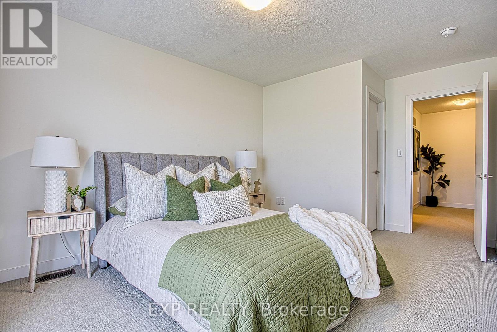 590 NORTH SERVICE ROAD - Image 16