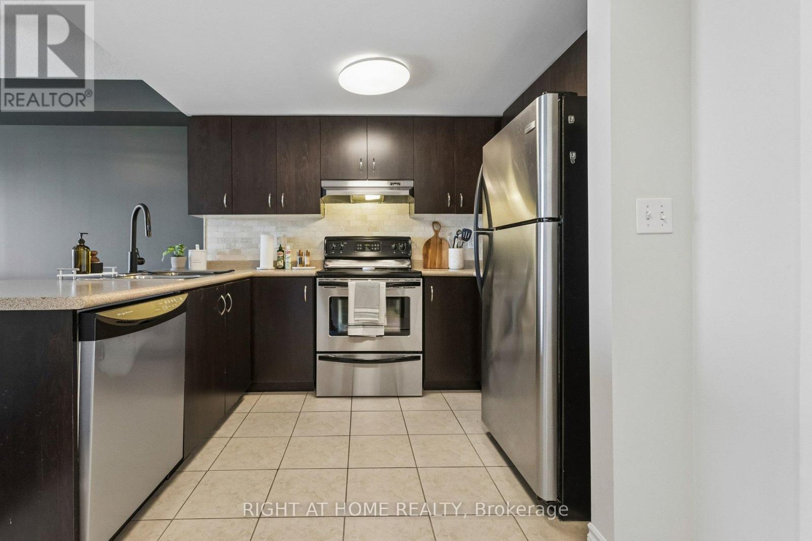 #404 37 GOODWIN DRIVE - 11