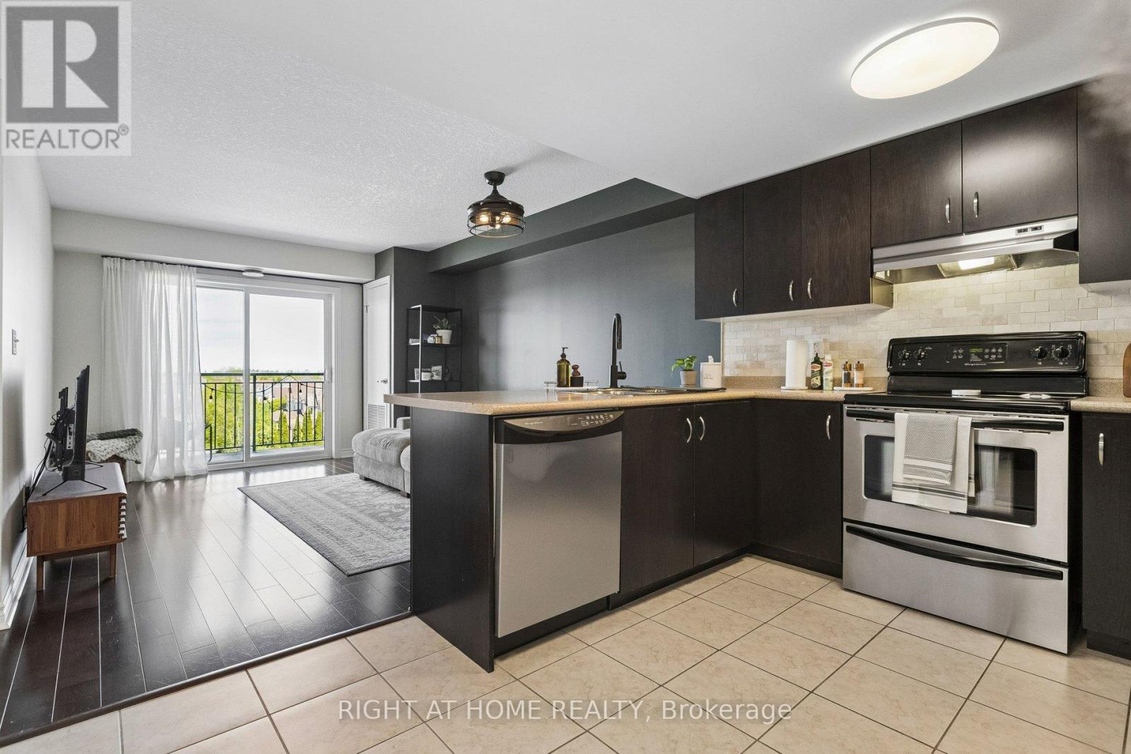 #404 37 GOODWIN DRIVE - 12